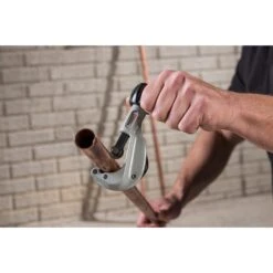 RIDGID Tubing Cutter 1/8 To 1-1/8 Inch Constant Swing With Heavy Duty Wheel 150 -Ridgid Shop 482305 4