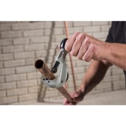 RIDGID Tubing Cutter 1/4 To 1-3/8 Inch Constant Swing Extended Length -Ridgid Shop 526727 2
